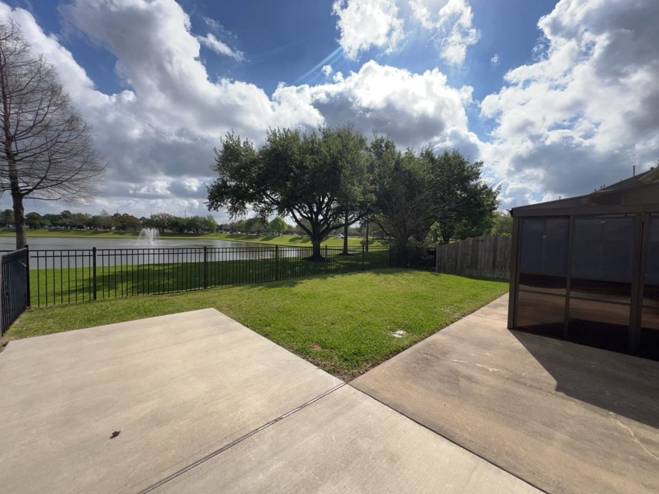 19526 Hancock Oak St - Photo 4 of 6