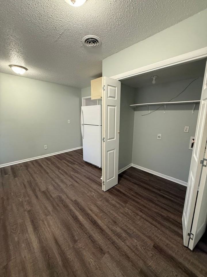 413 Booth Rd - Photo 6 of 13