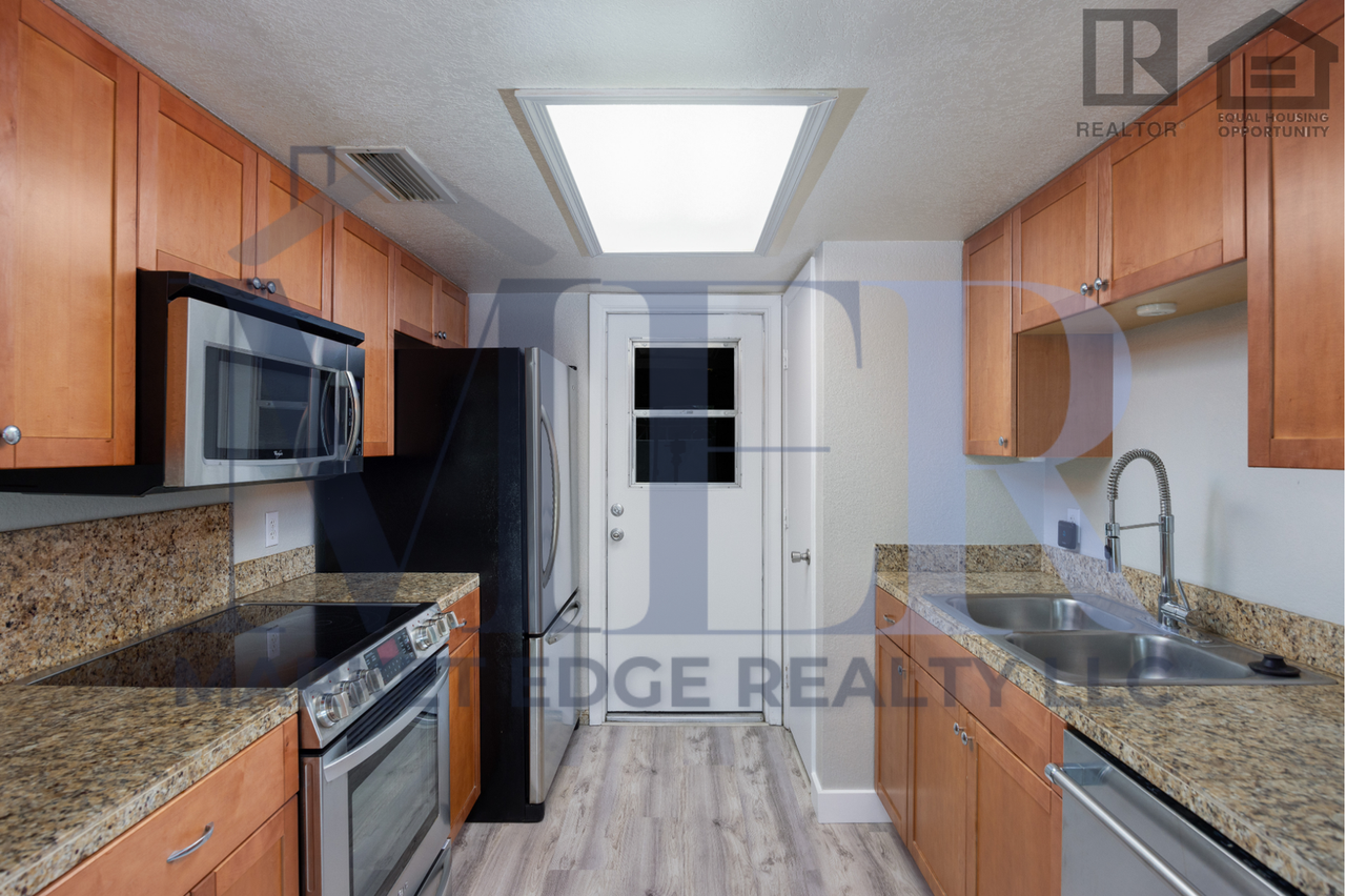 425 E Marco Polo Rd