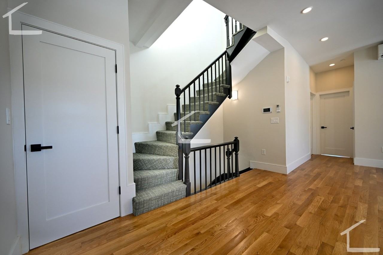 18 Winchester St - Photo 5 of 9