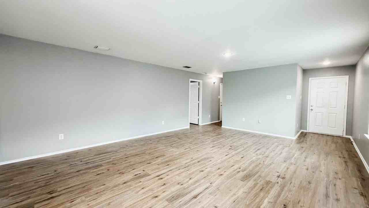 22807 Sherioaks Ln - Photo 5 of 14