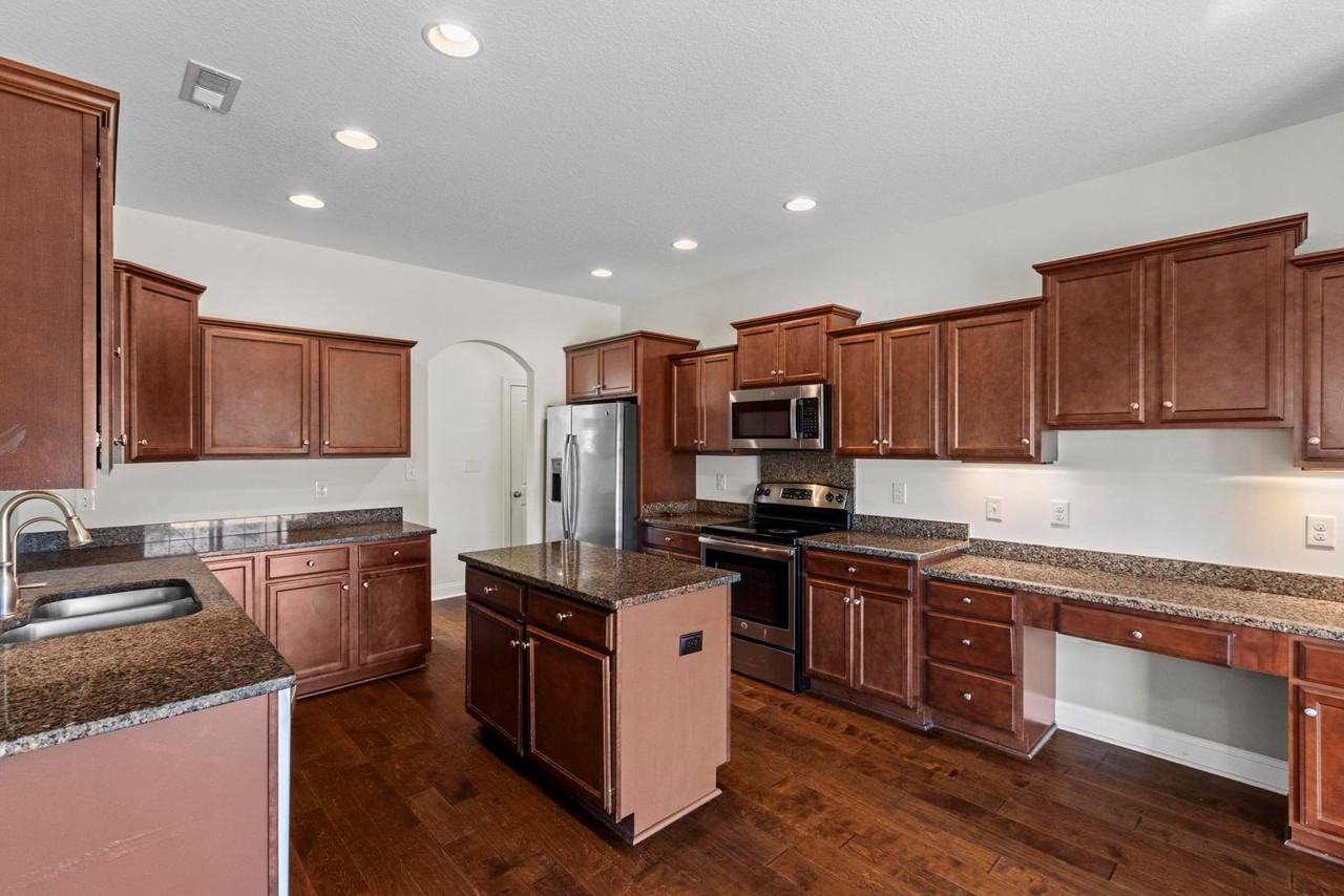 260 Cuddy Ct - Photo 2 of 25