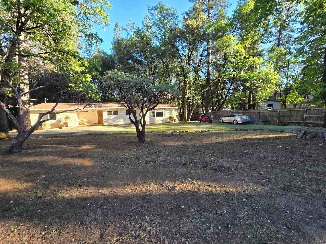 1495 Hillcrest Blvd - Photo 3 of 27