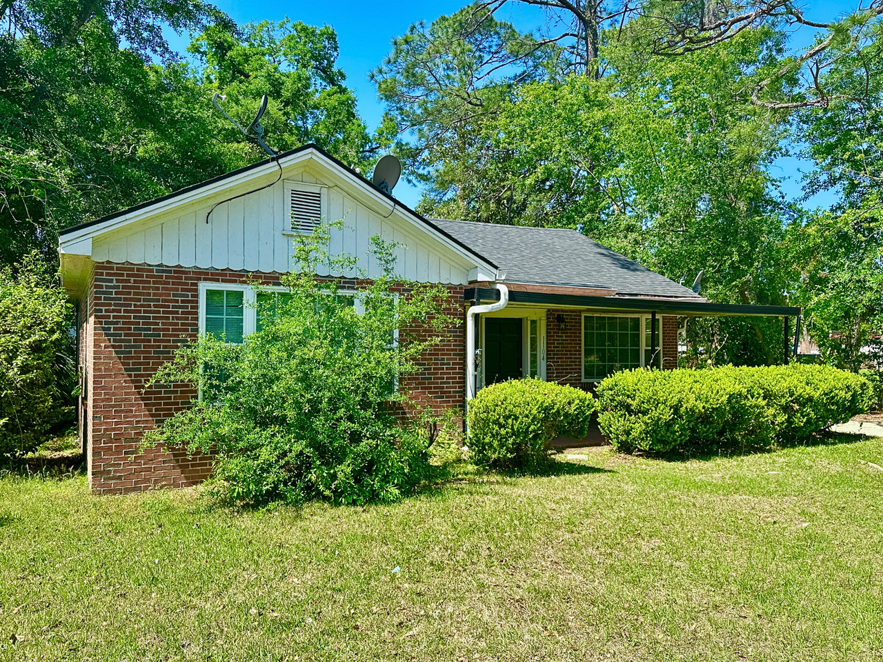 1104 Williams St #1 - Photo 3 of 25