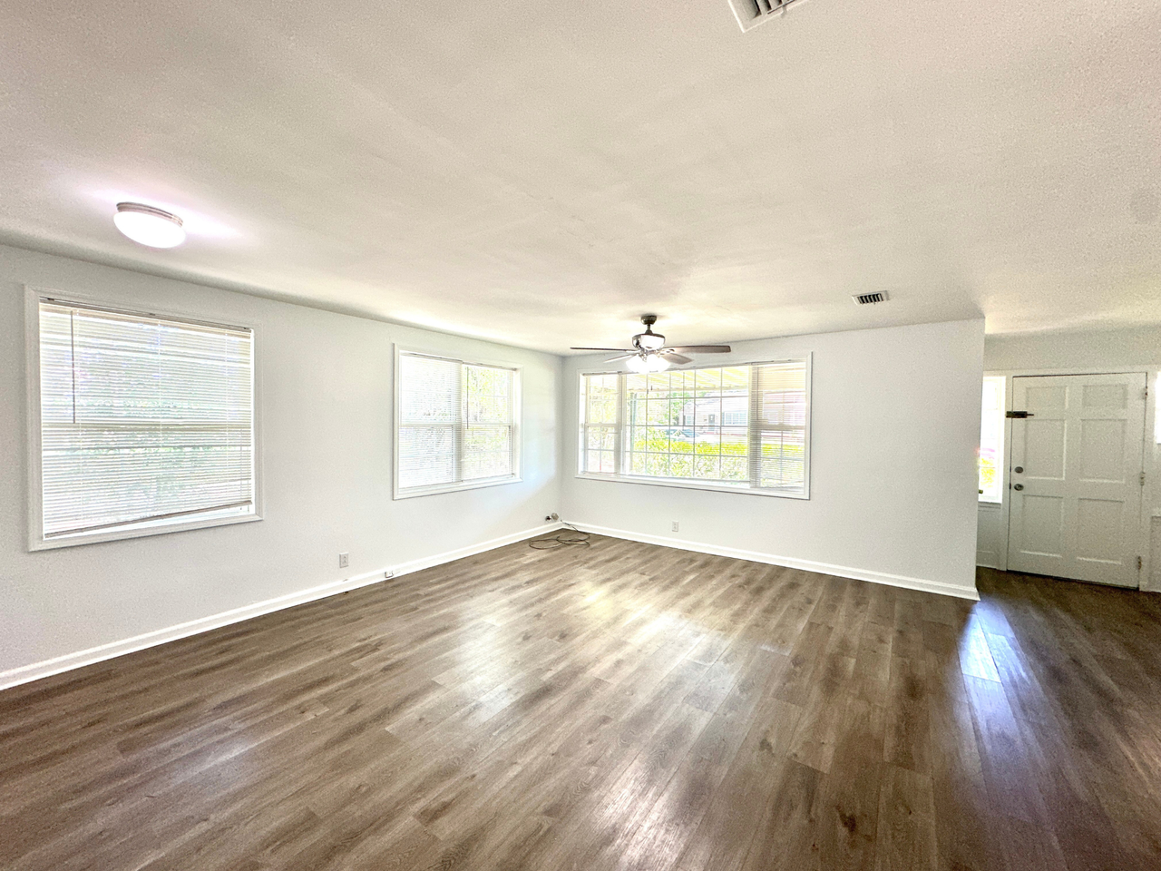 1104 Williams St #1 - Photo 4 of 25