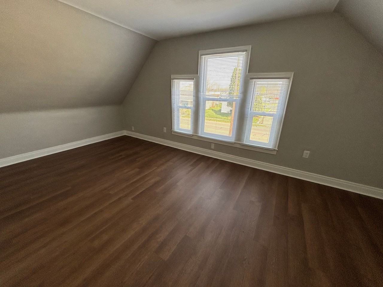 309 W Memorial Dr - Photo 4 of 8