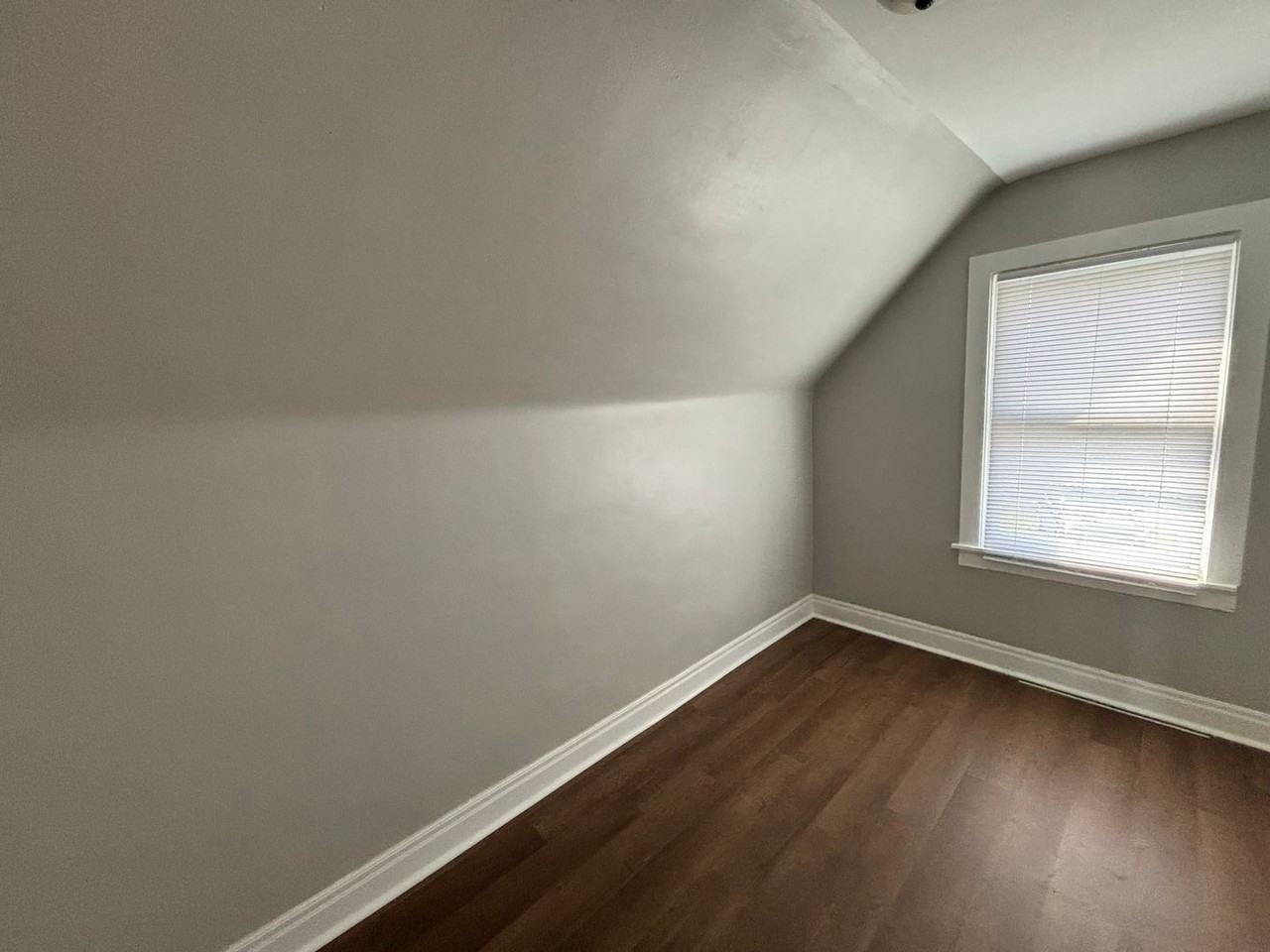 309 W Memorial Dr - Photo 6 of 8