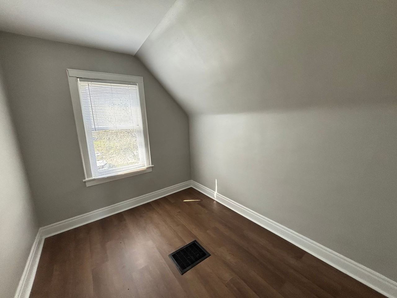 309 W Memorial Dr - Photo 7 of 8
