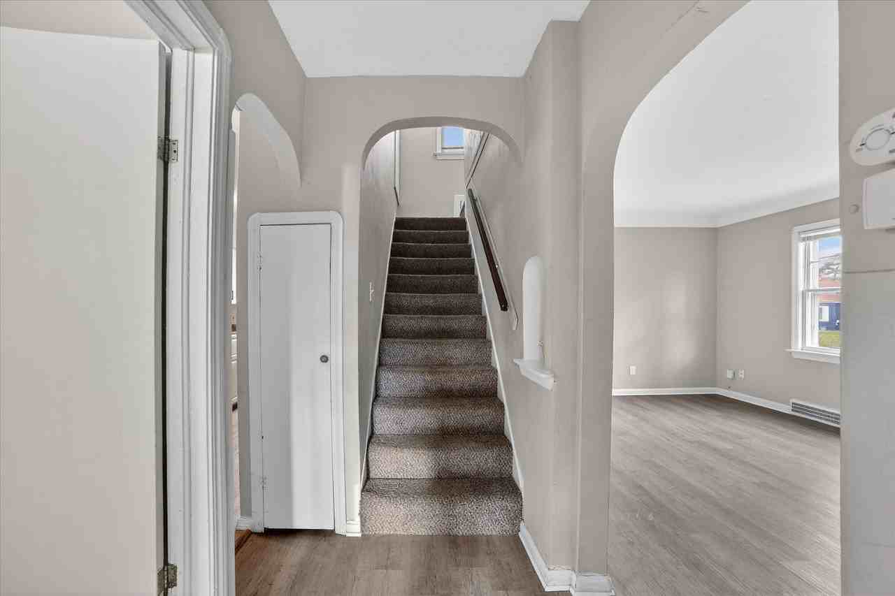 17208 Lipton Ave - Photo 6 of 23