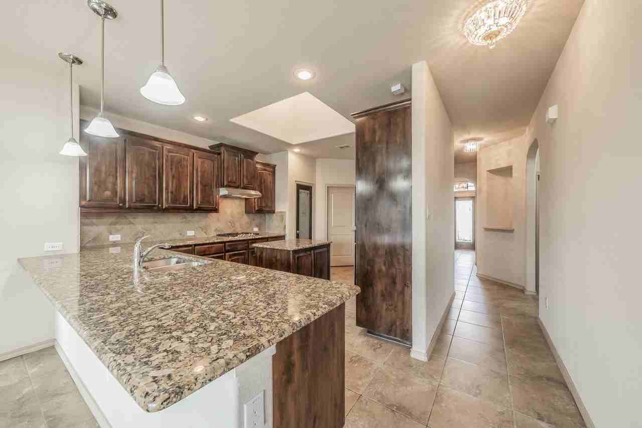 31 Mapleridge Dr - Photo 5 of 35