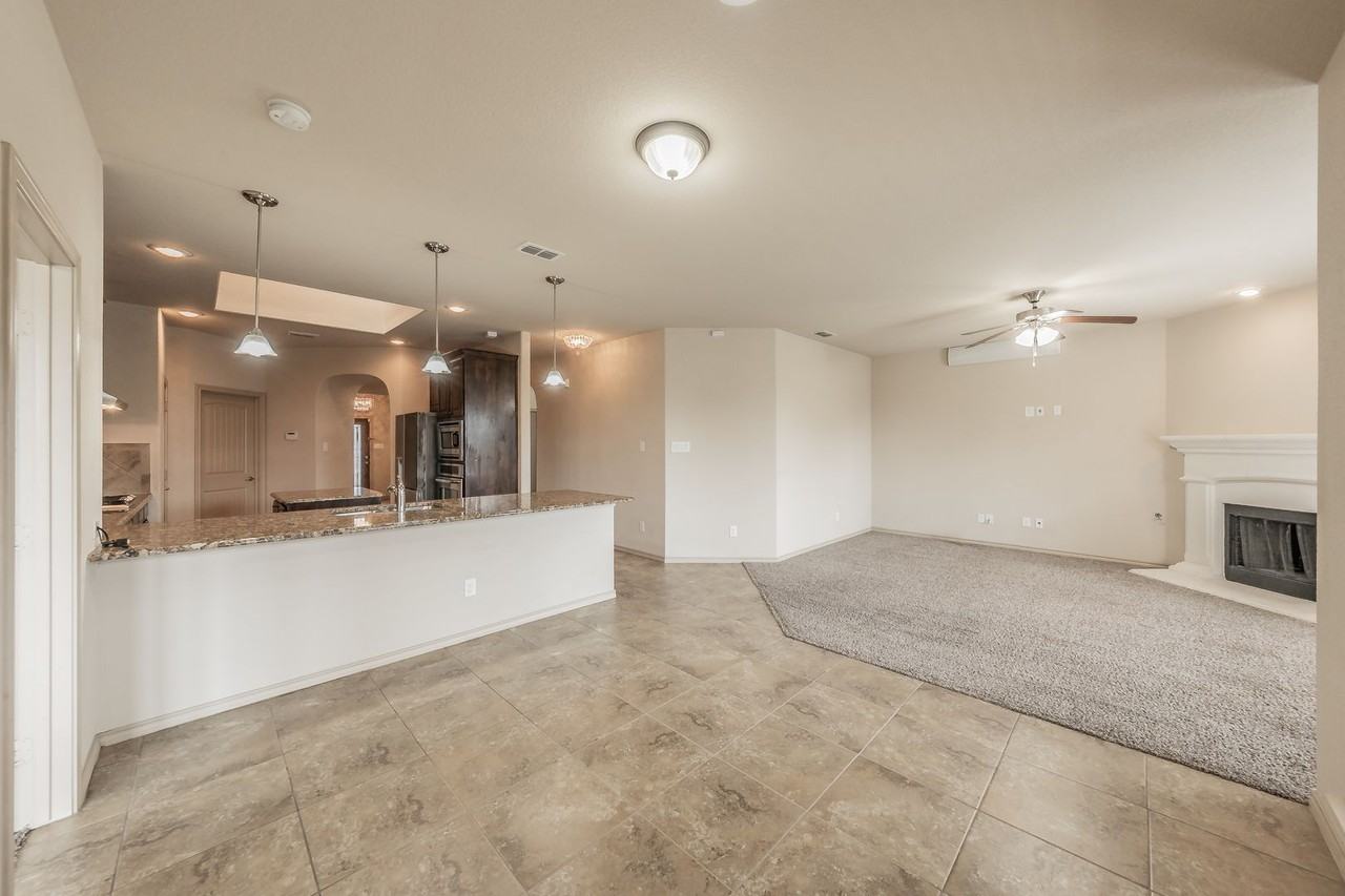 31 Mapleridge Dr - Photo 6 of 35