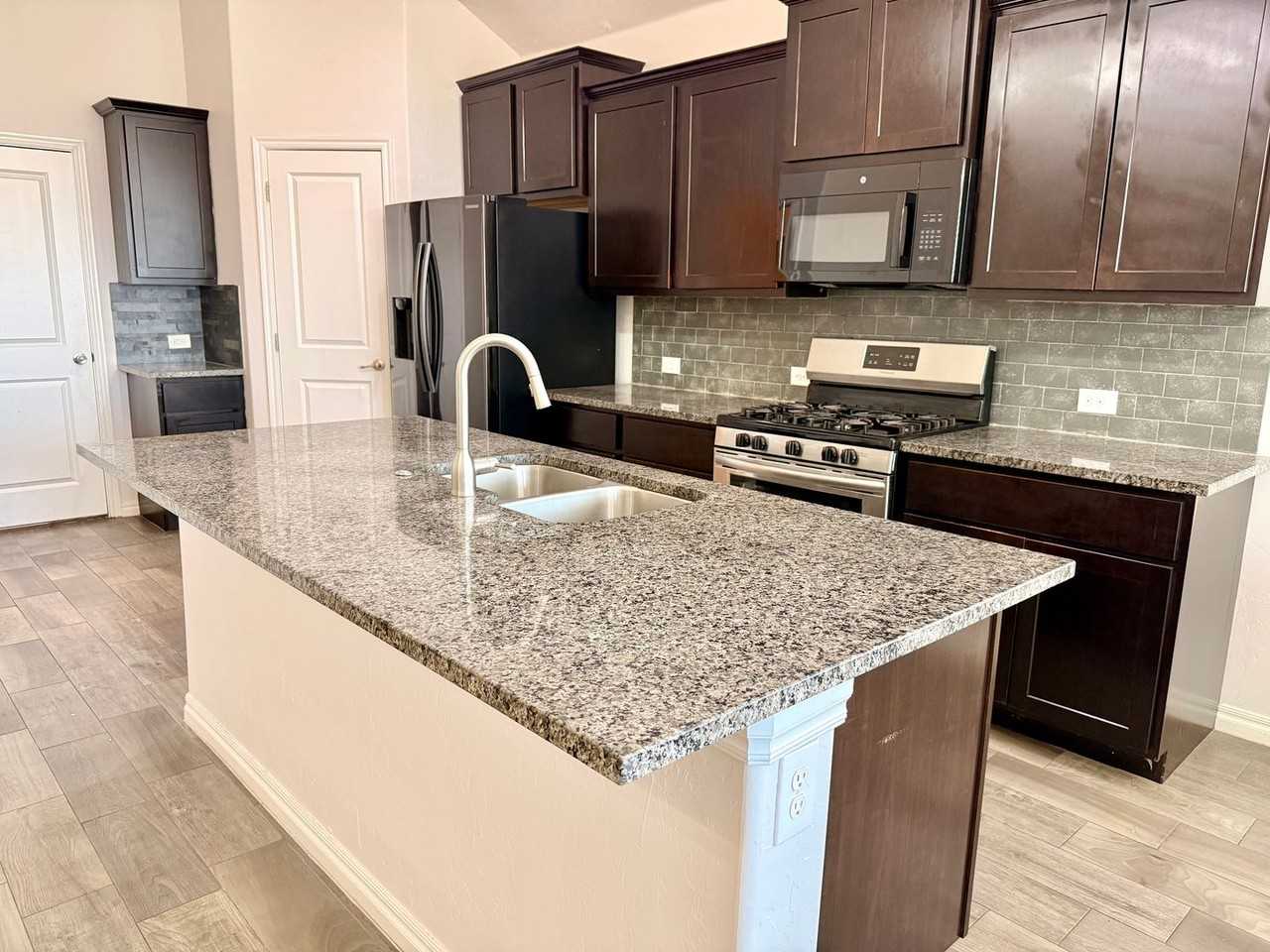 3416 Sadie Dr - Photo 5 of 26