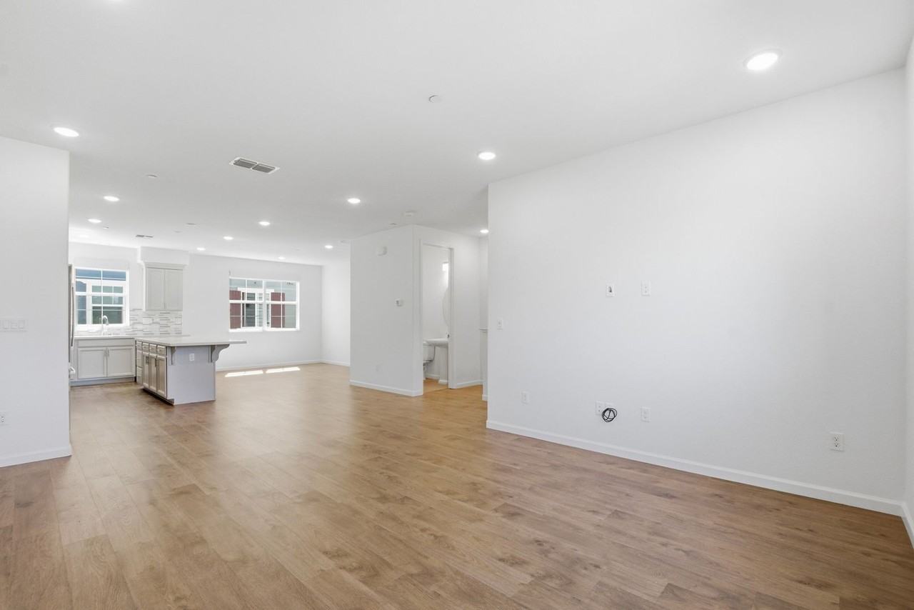 315 Pear Tree Ter - Photo 6 of 33