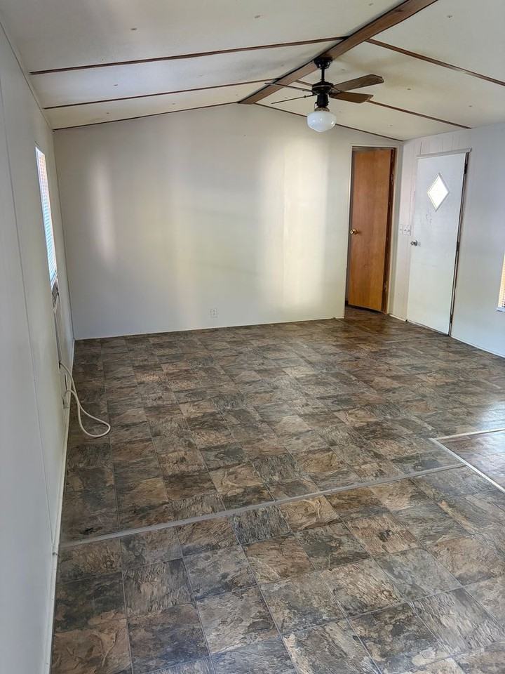 Francis- 707 MH - Photo 2 of 12