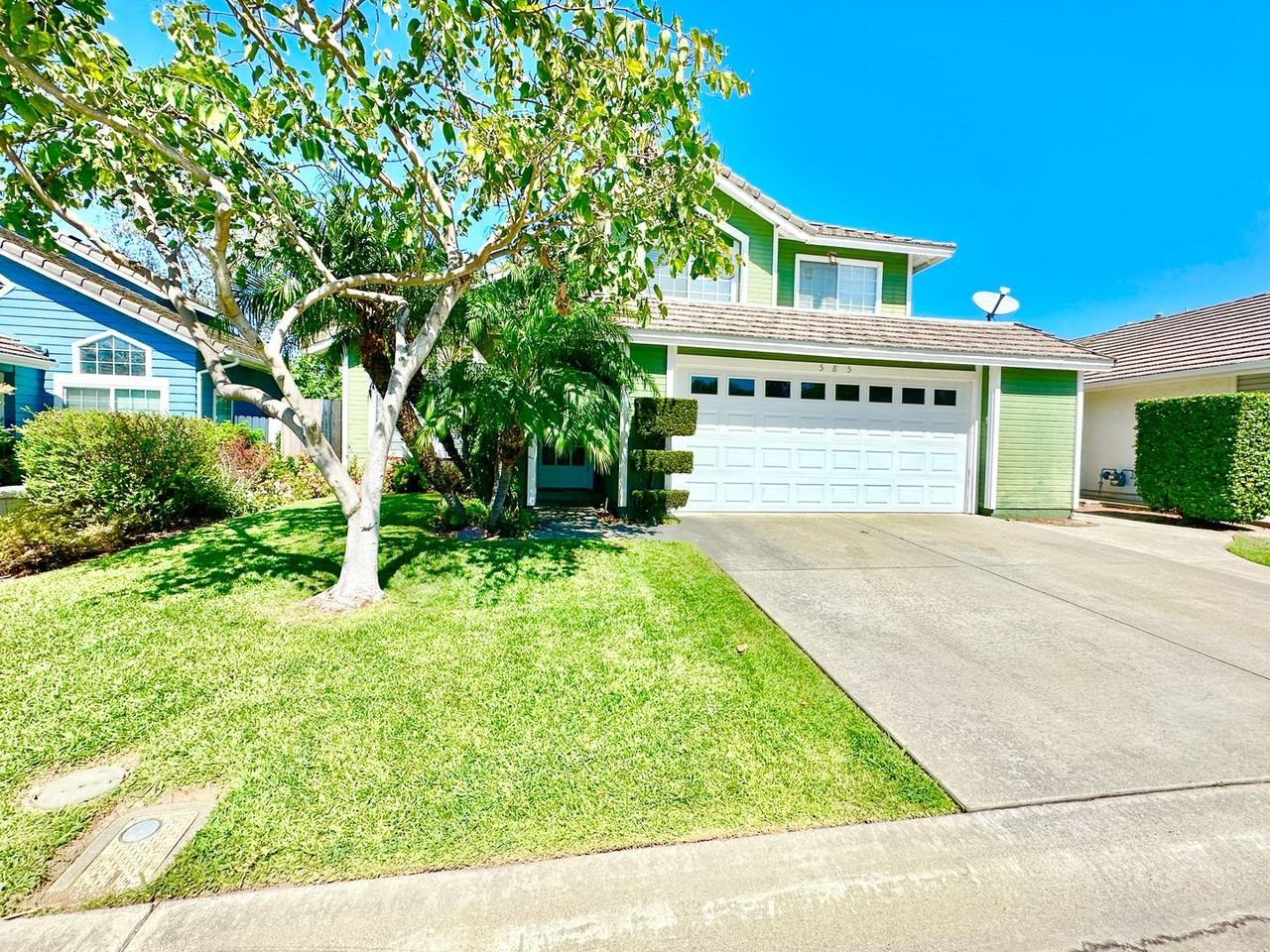 585 Boysenberry Way - Photo 2 of 44