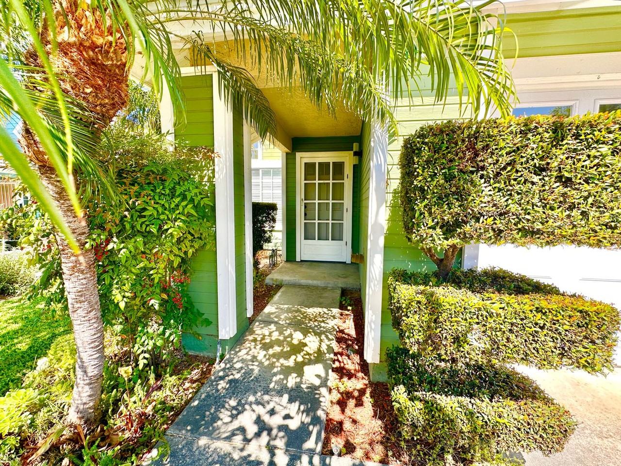 585 Boysenberry Way - Photo 3 of 44