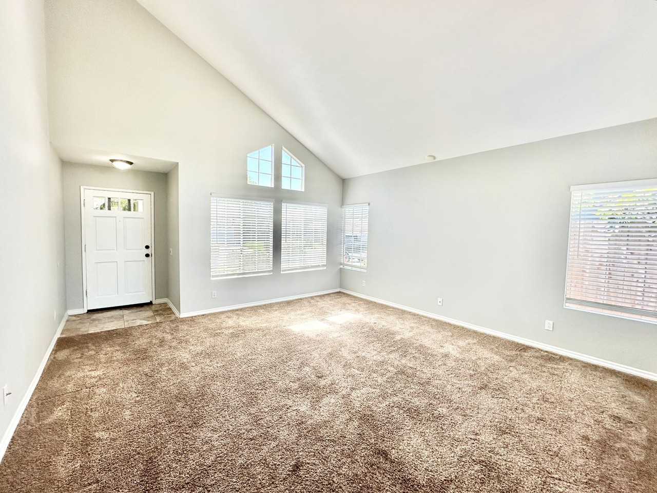 585 Boysenberry Way - Photo 4 of 44