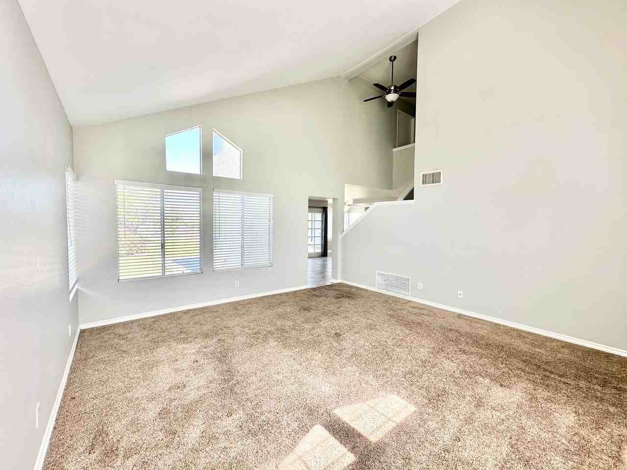 585 Boysenberry Way - Photo 5 of 44