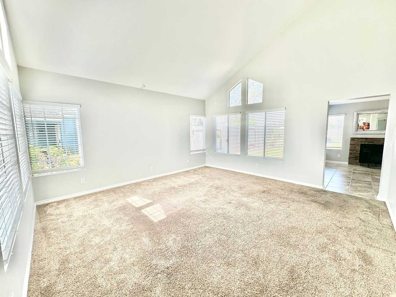 585 Boysenberry Way - Photo 6 of 44