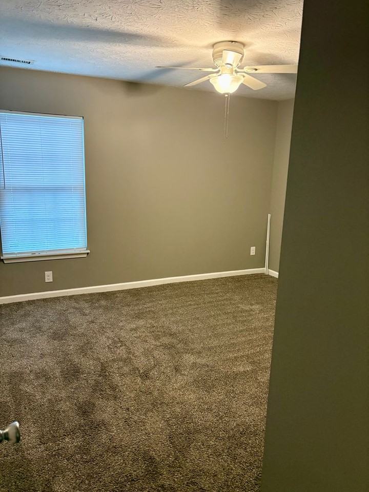 1968 Goldsmith Ln - Photo 7 of 7