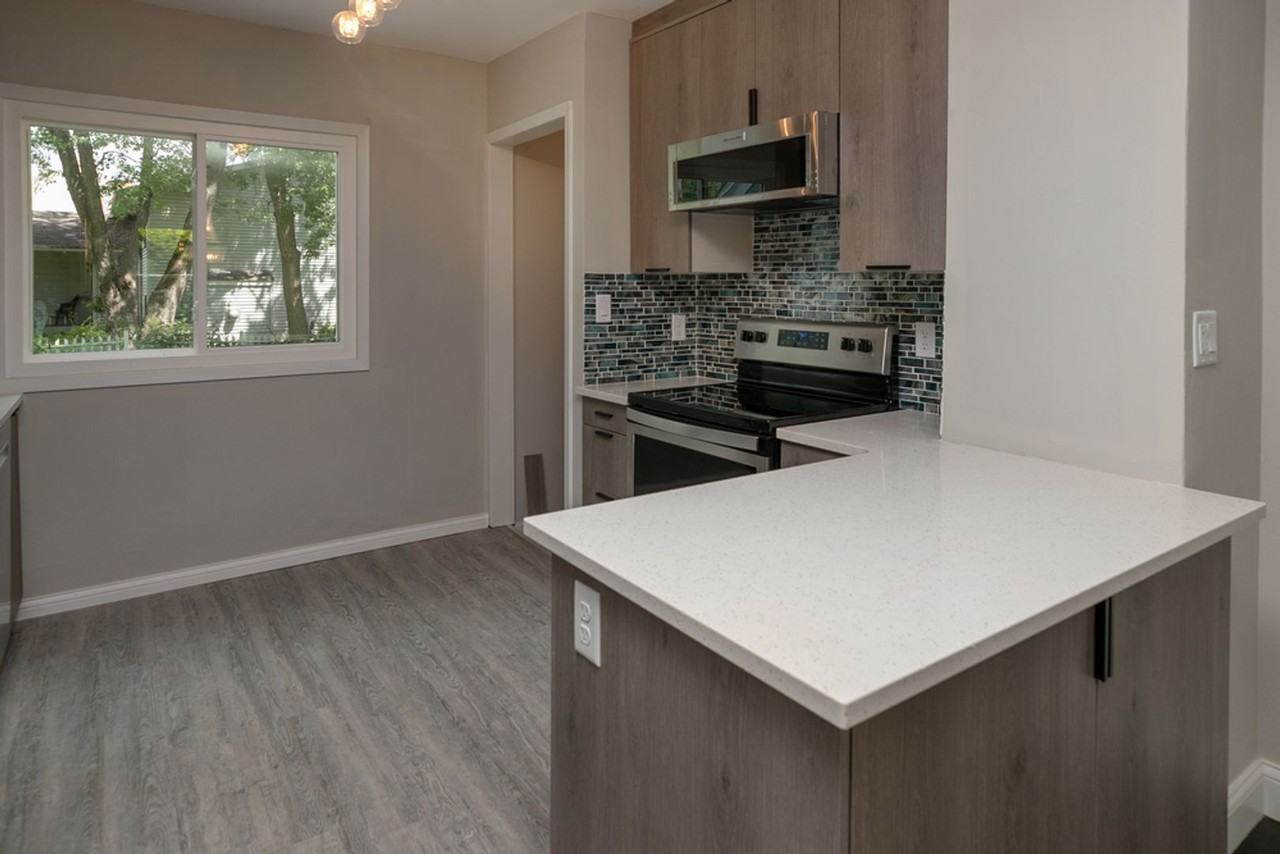 8 18th Ave Sw - Photo 4 of 22