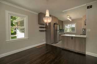 8 18th Ave Sw - Photo 1 of 1