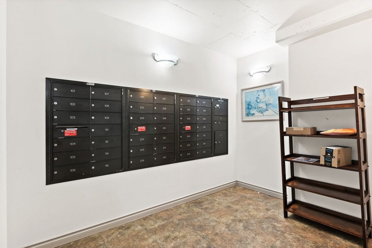 710 N 160th St #B204 - Photo 4 of 24