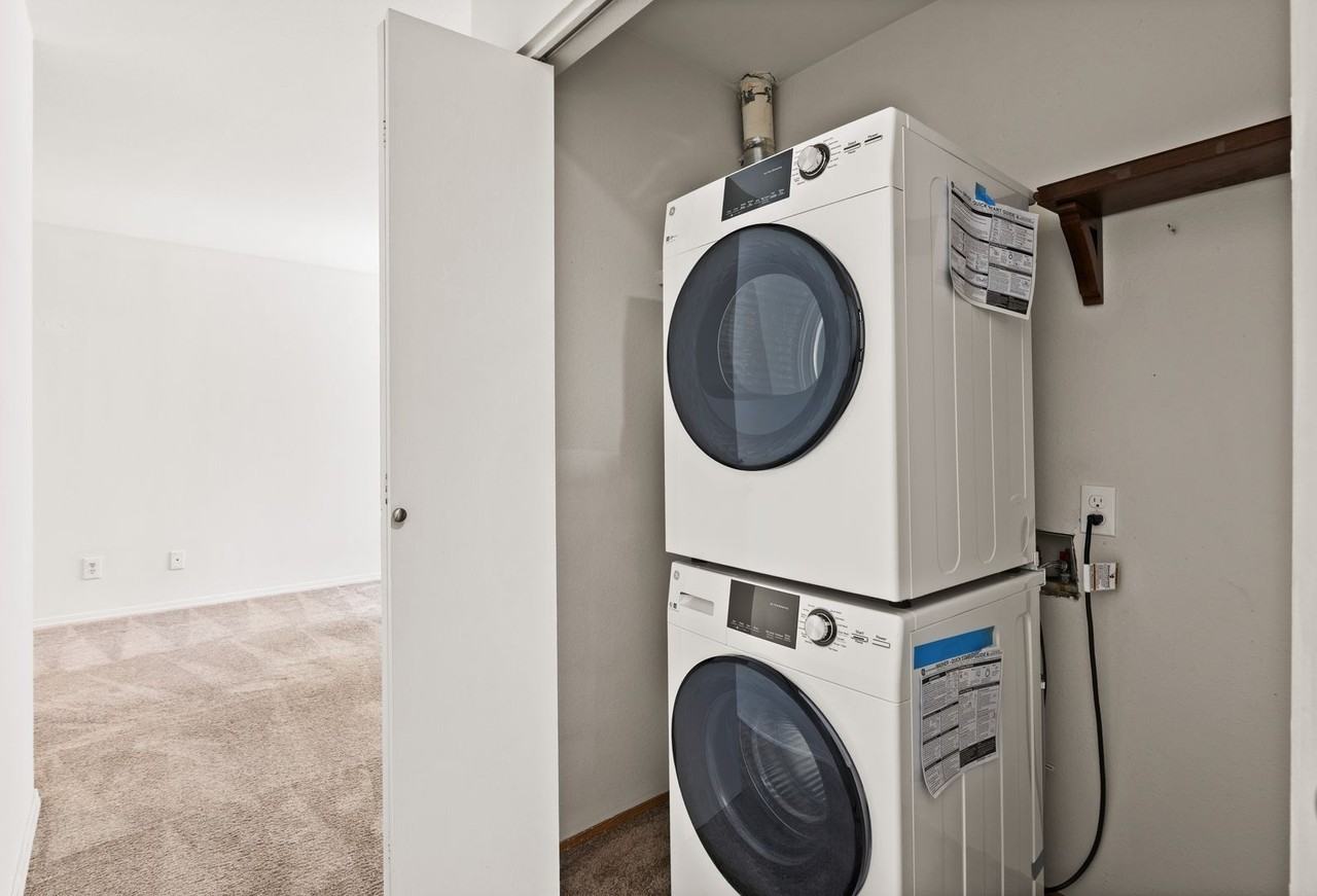 710 N 160th St #B204 - Photo 6 of 24