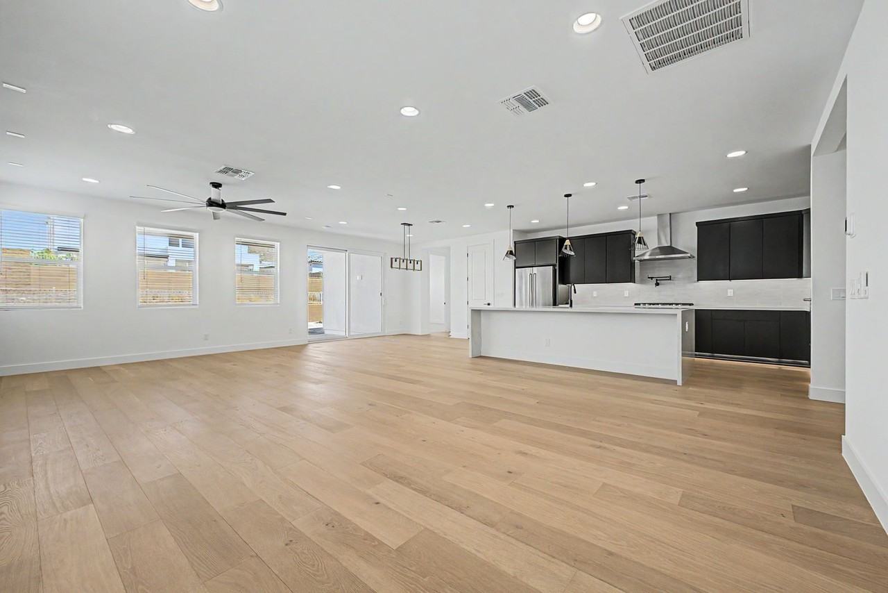 7384 W Hedge Hog Pl - Photo 5 of 20