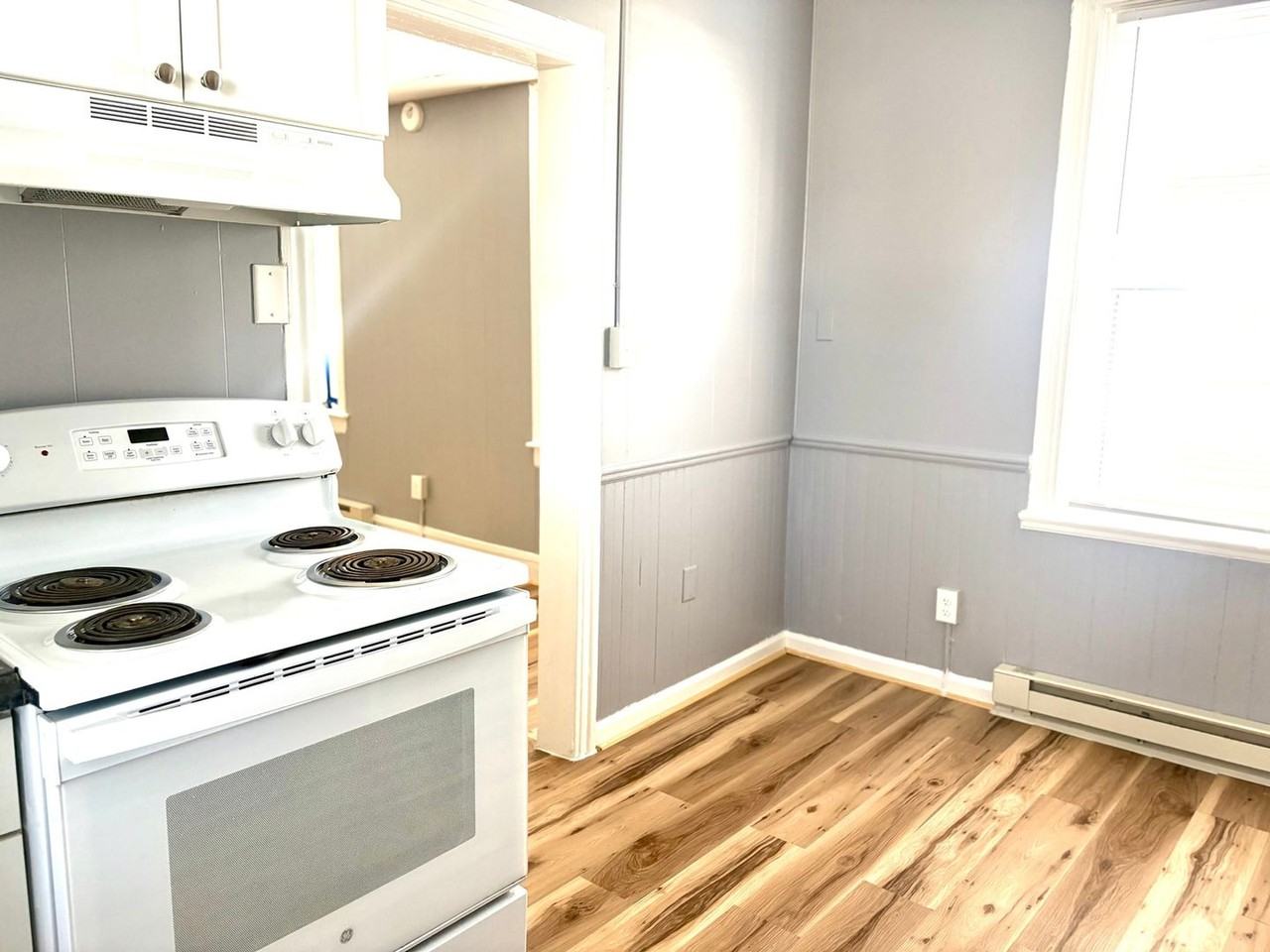 201 W 5th St - Photo 2 of 29