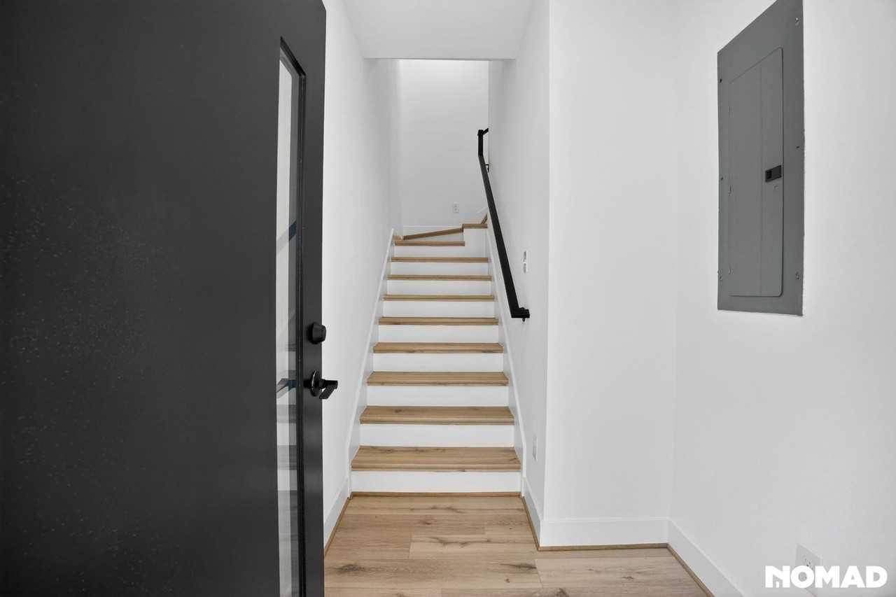 1514 Everett St - Photo 3 of 25