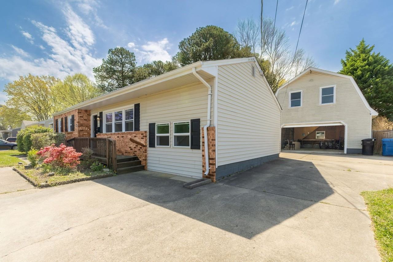 1013 Sherry Ave - Photo 2 of 15