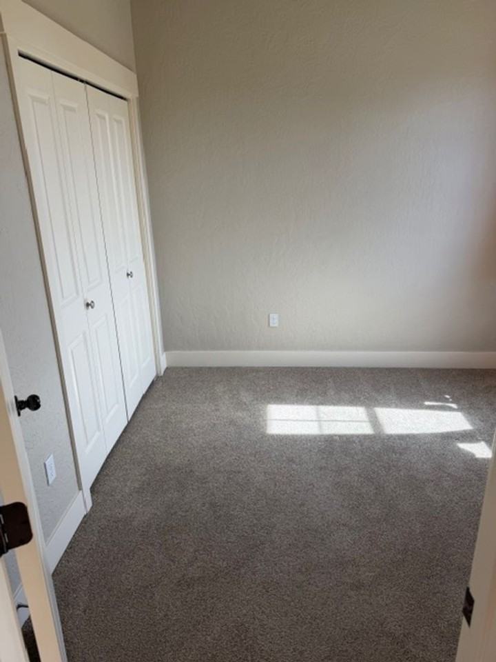 91 S Blackhawk Ln - Photo 2 of 17