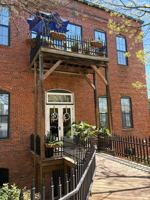 featured image of 102 Russell St #101