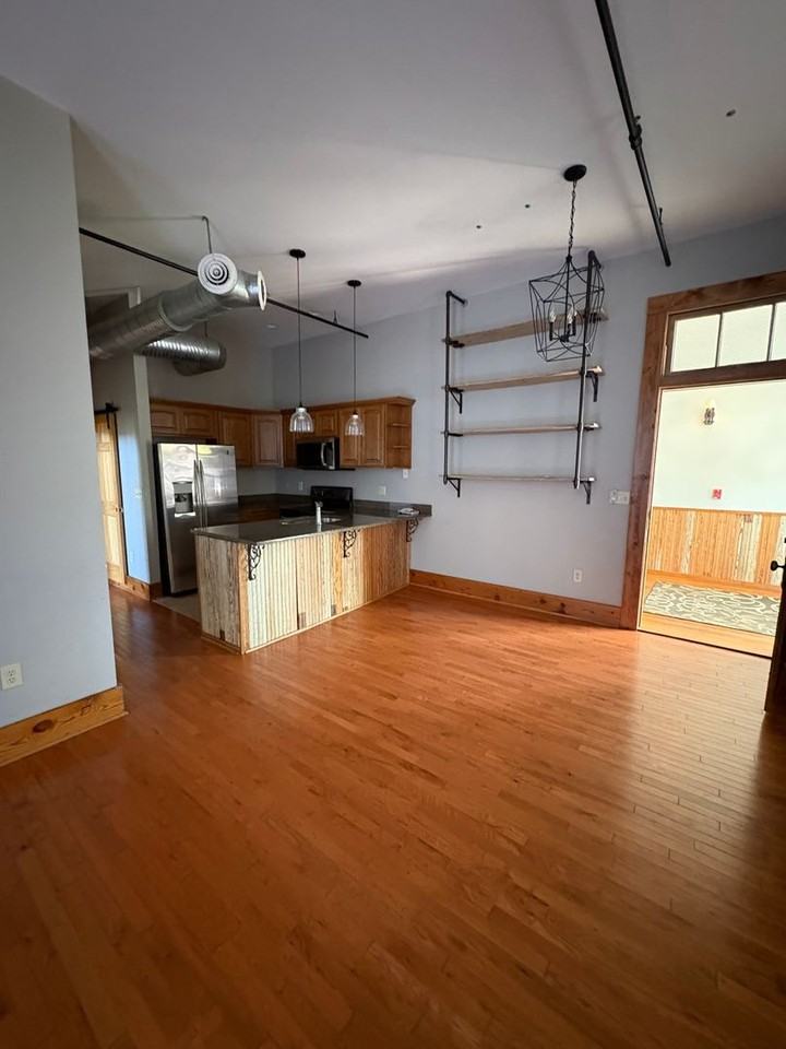 102 Russell St #101 - Photo 5 of 33