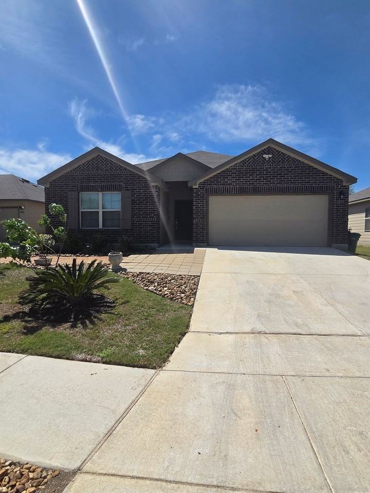 6943 Emerald Vly - Photo 3 of 14