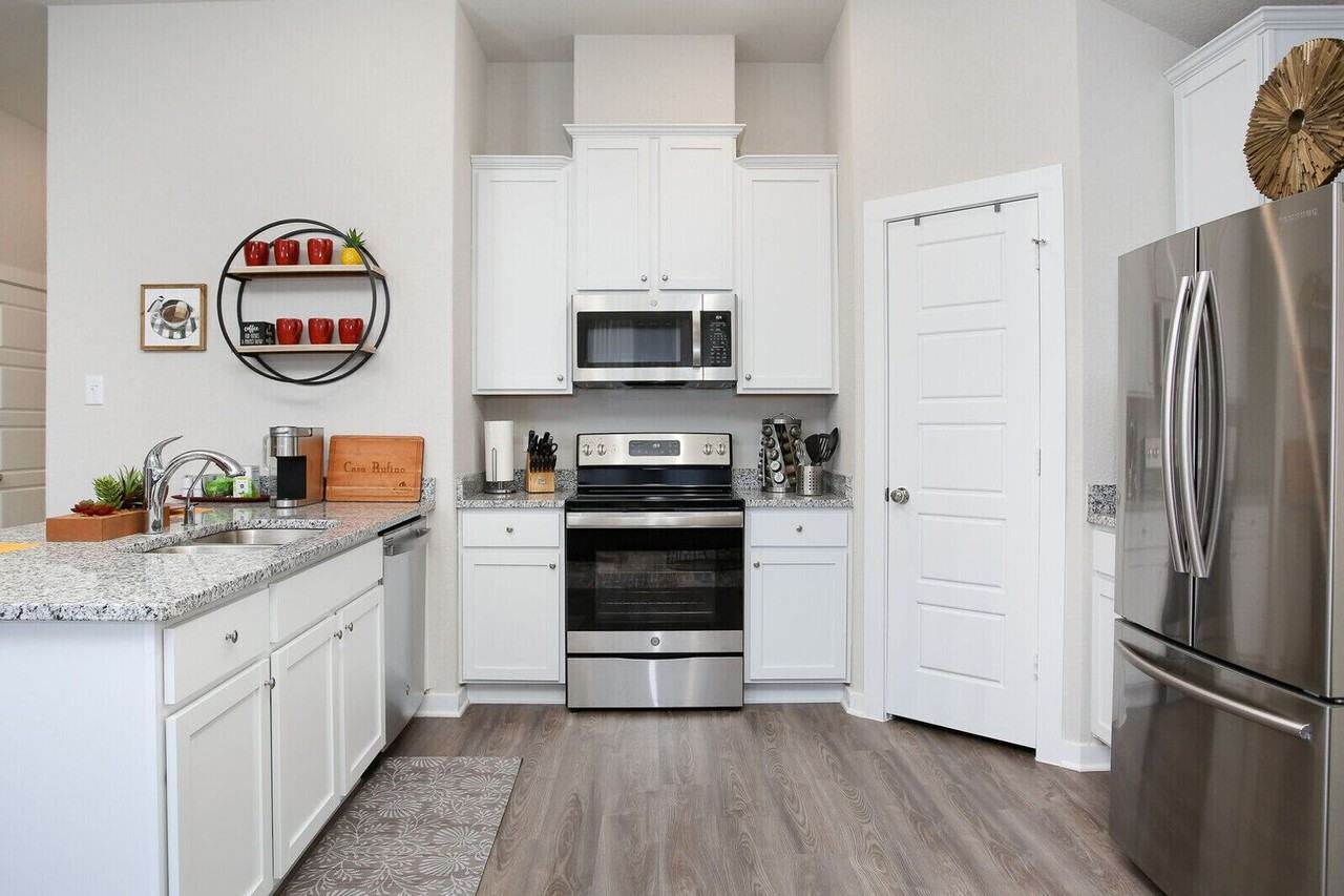 6943 Emerald Vly - Photo 7 of 14