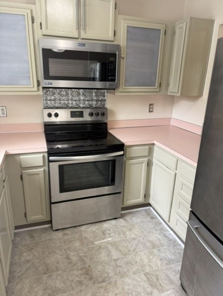 8712 Brookstead Dr - Photo 6 of 15