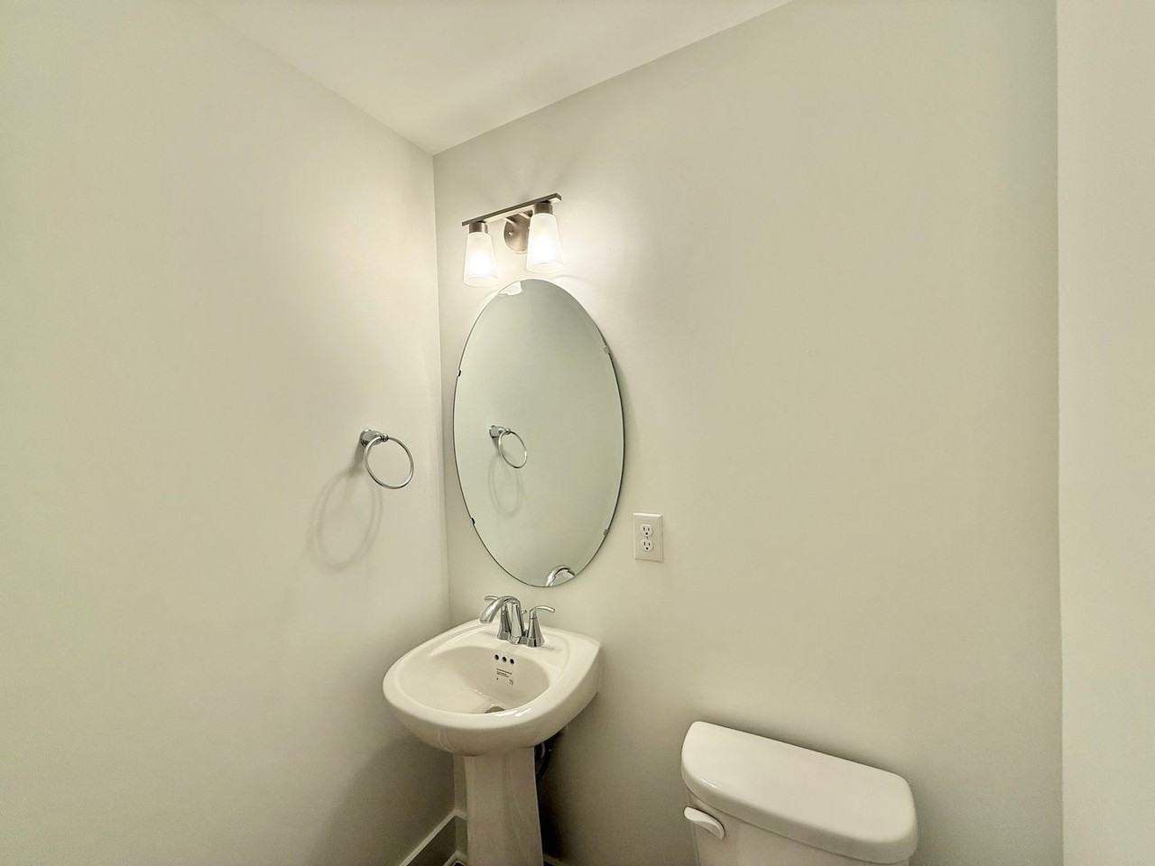 885 Central Park Dr - Photo 6 of 21