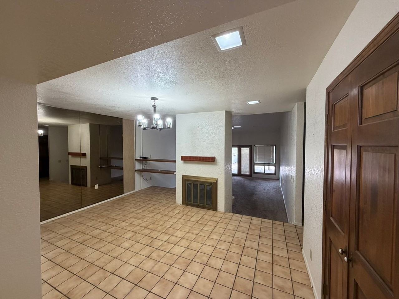 1413 Desert Willow Dr - Photo 5 of 32