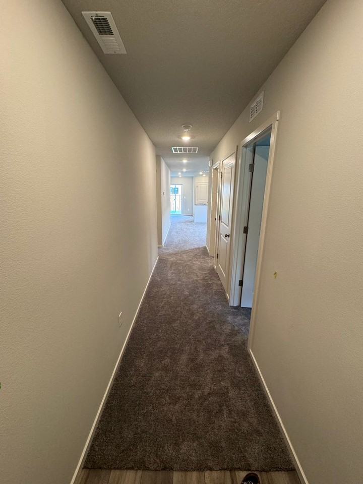 2051 Franklin St - Photo 4 of 9