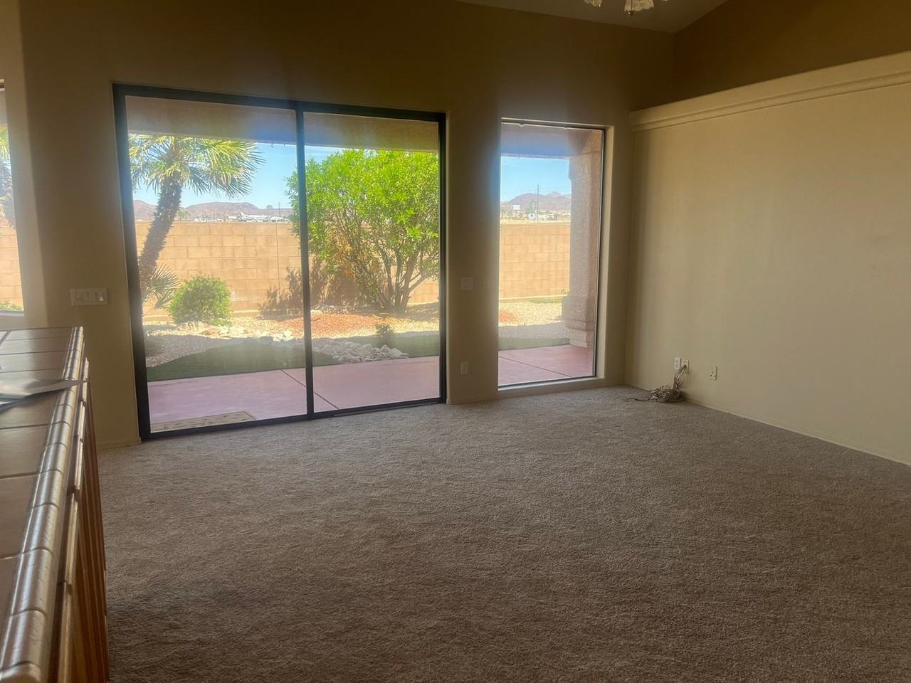 2423 E George Ln - Photo 4 of 17