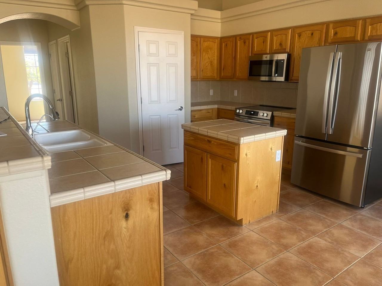 2423 E George Ln - Photo 6 of 17