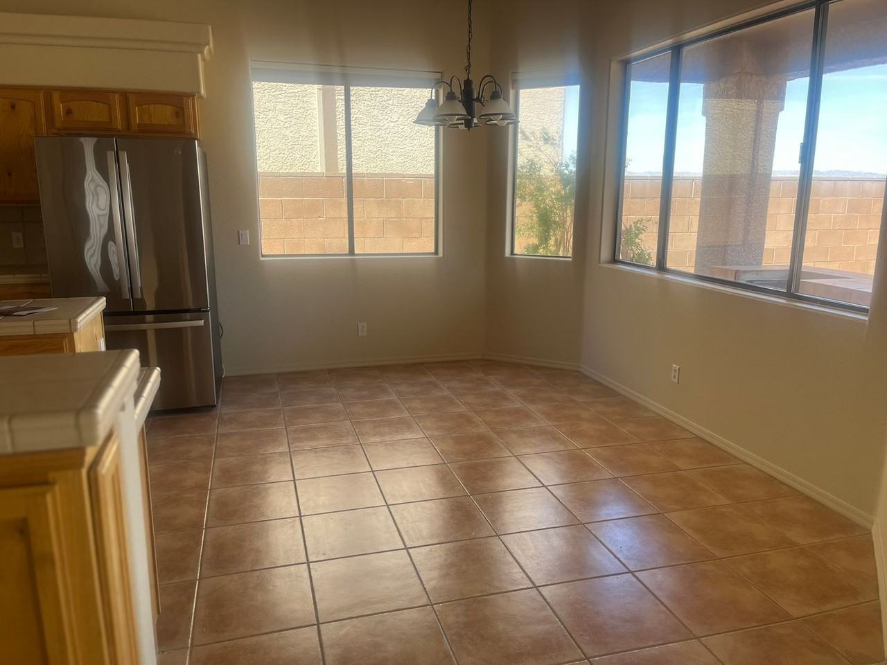 2423 E George Ln - Photo 7 of 17