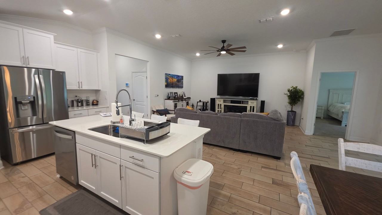 248 Zancara St - Photo 5 of 43