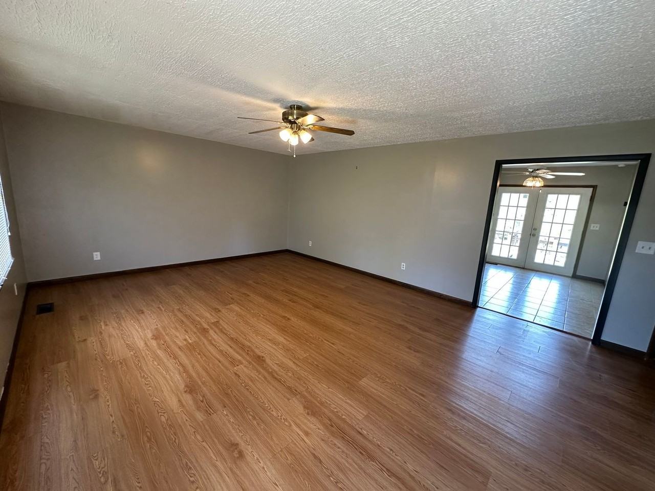 215 River Rd - Photo 2 of 11