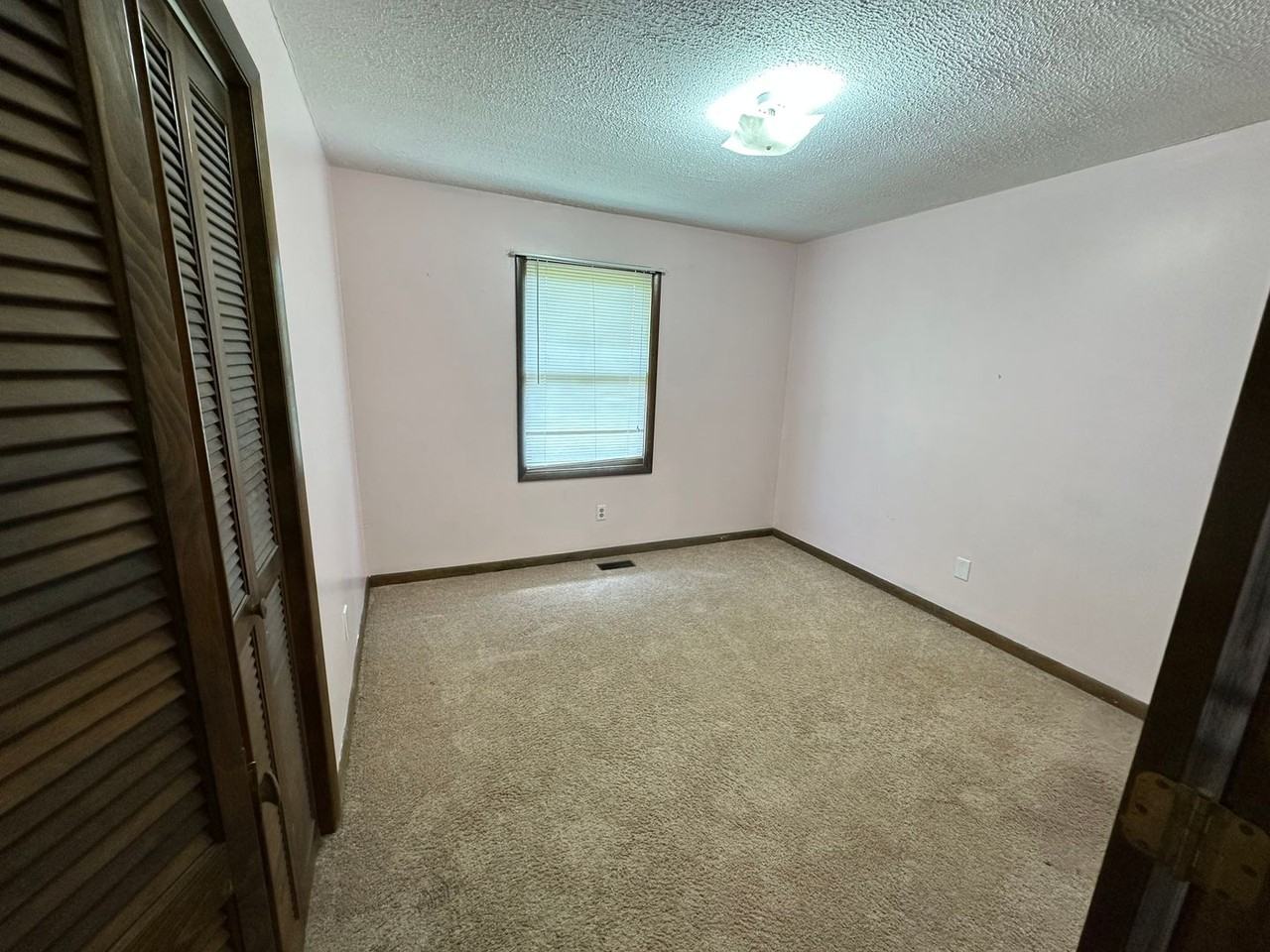 215 River Rd - Photo 6 of 11