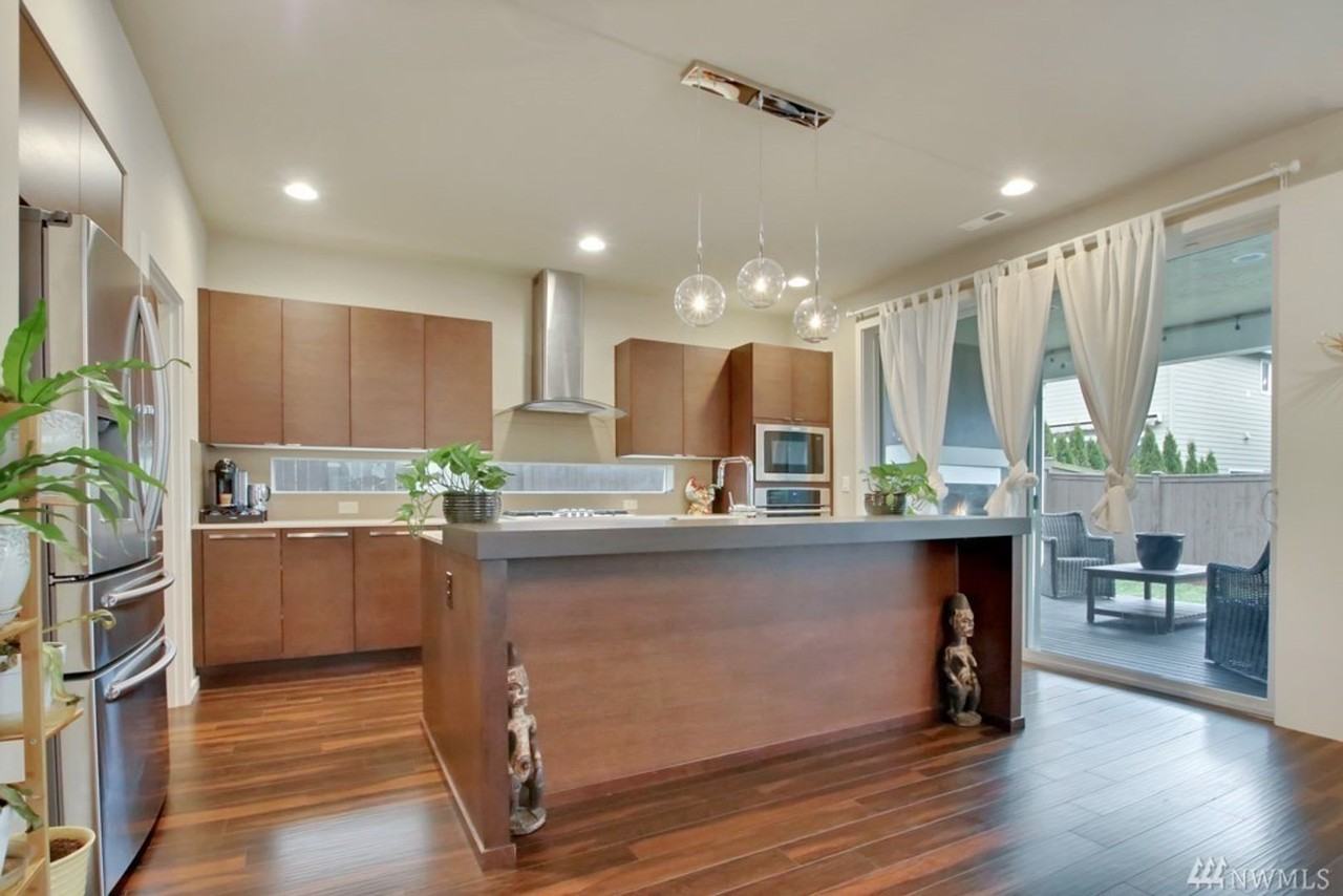 5611 Franklin Ave Se - Photo 5 of 26