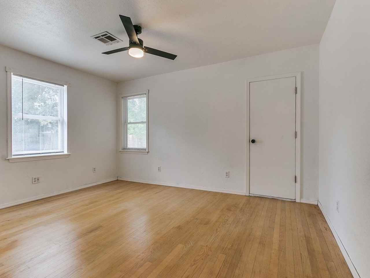 1904 Carlisle Rd - Photo 4 of 40