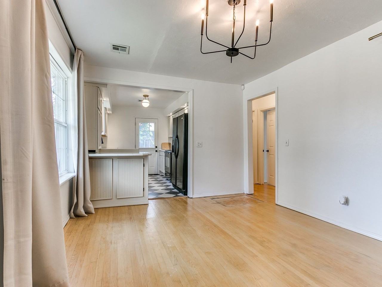 1904 Carlisle Rd - Photo 5 of 40